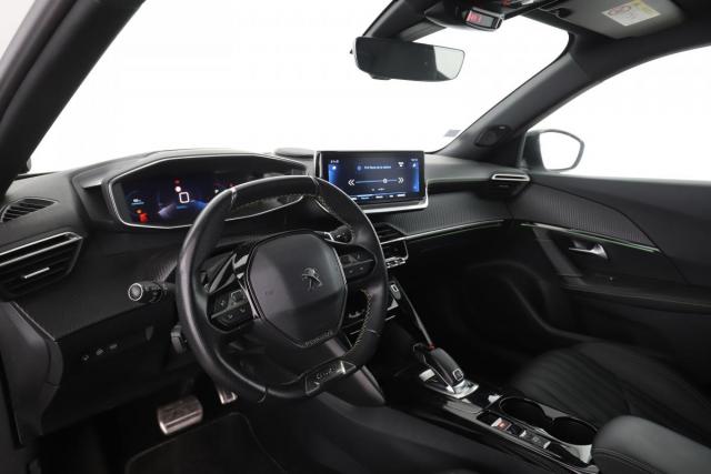 Peugeot 2008 image 8