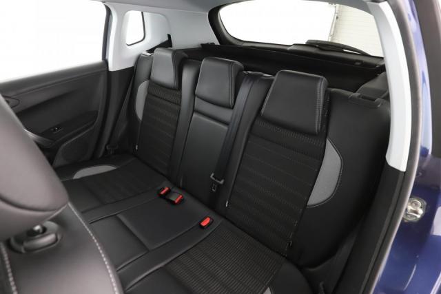 Peugeot 2008 image 2
