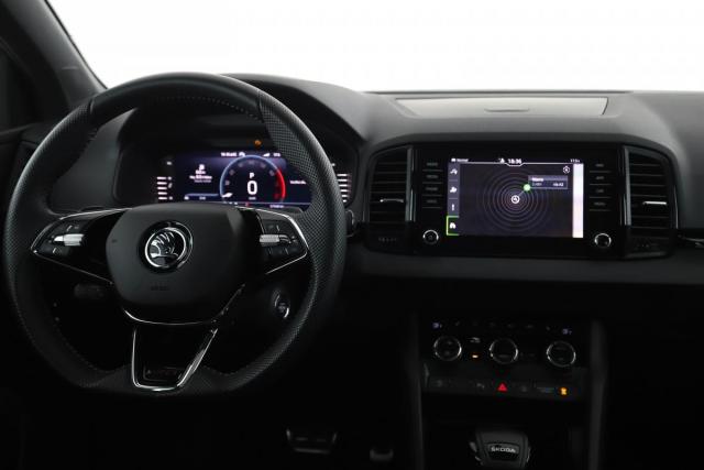 Skoda Karoq image 9
