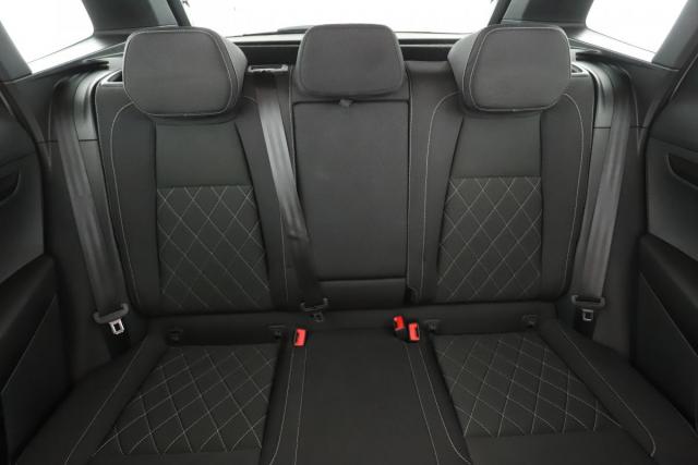 Skoda Karoq image 8