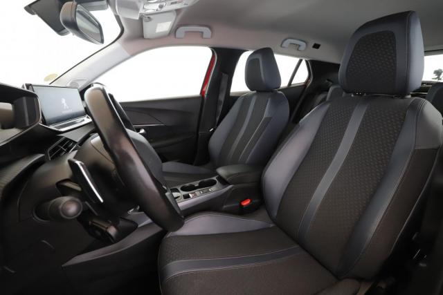 Peugeot 2008 image 3