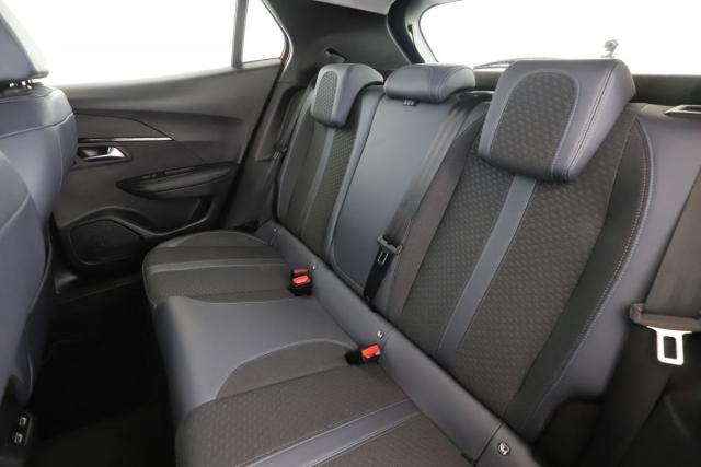 Peugeot 2008 image 8