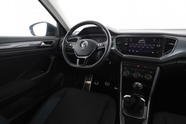Volkswagen T-Roc image 9