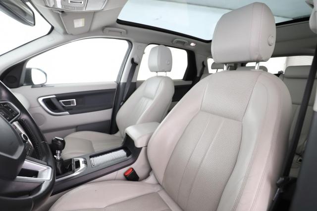 Land Rover Discovery Sport image 8