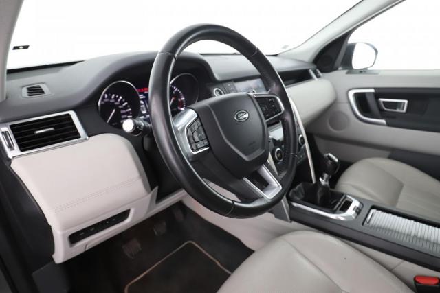 Land Rover Discovery Sport image 6