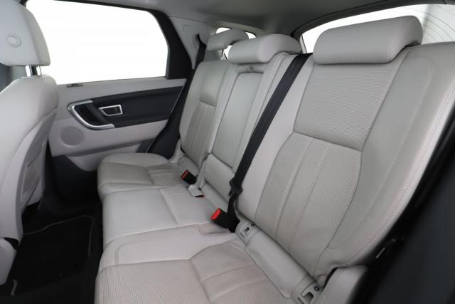 Land Rover Discovery Sport image 4