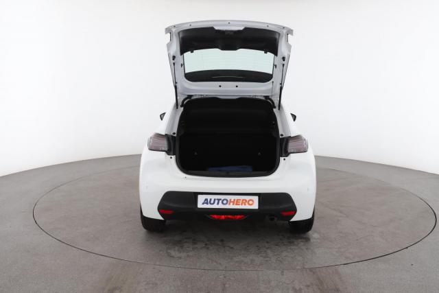 Peugeot 208 image 8