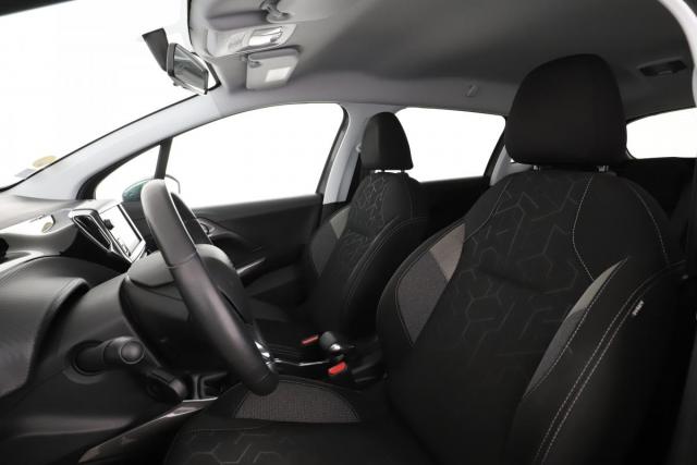 Peugeot 2008 image 6