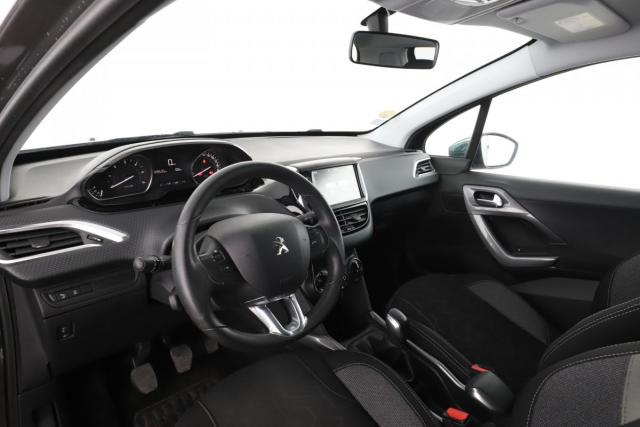 Peugeot 2008 image 1