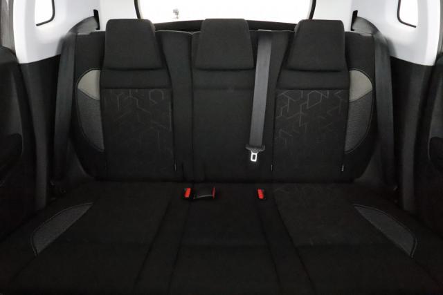 Peugeot 2008 image 8