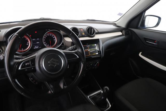Suzuki Swift image 9