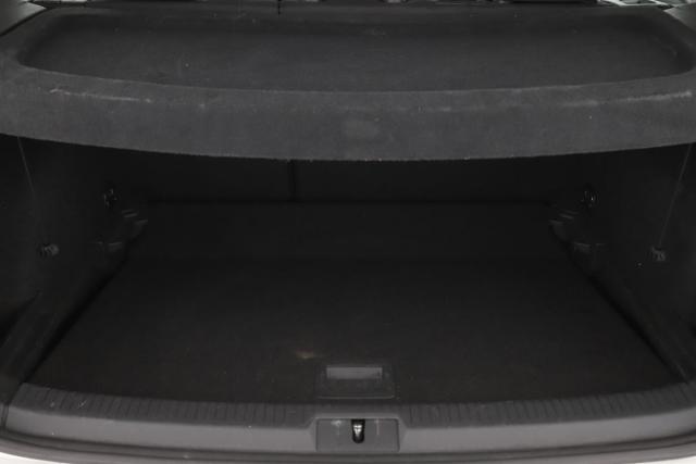 Volkswagen Golf image 6
