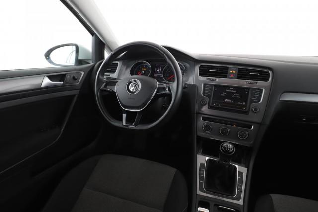 Volkswagen Golf image 9