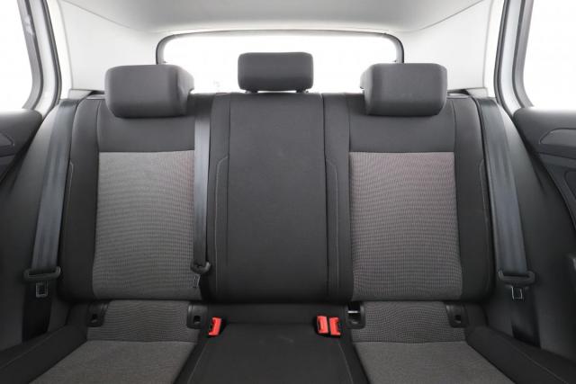 Volkswagen Golf image 8