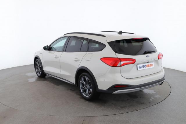 Ford Focus image 9