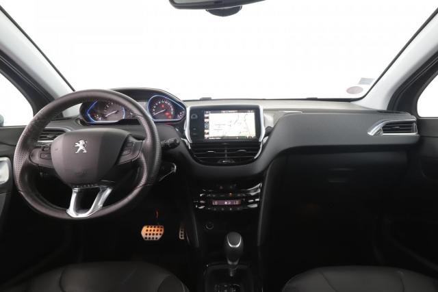 Peugeot 2008 image 2