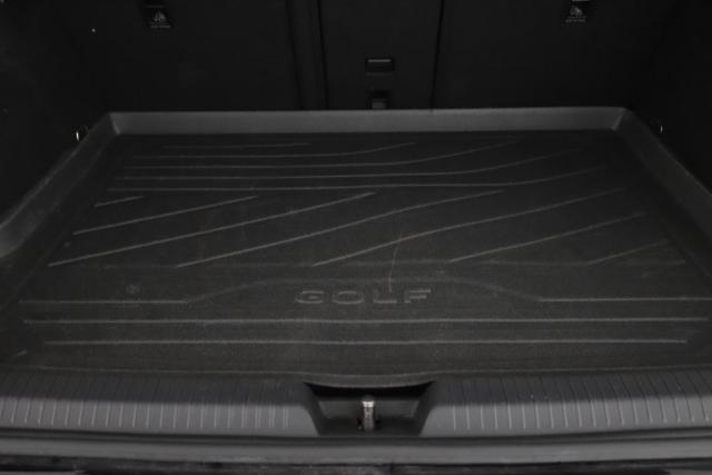 Volkswagen Golf image 8
