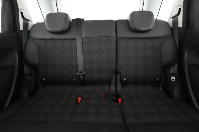 Fiat 500l image 9