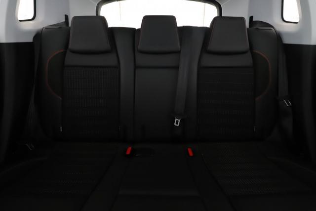 Peugeot 2008 image 1