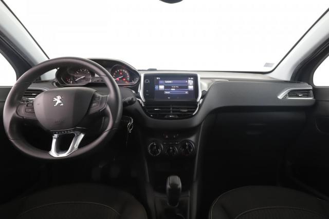 Peugeot 208 image 1