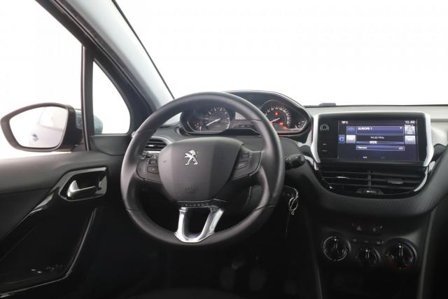 Peugeot 208 image 7