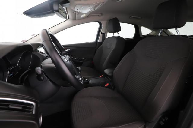Ford Focus image 6