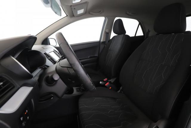 Kia Picanto image 8