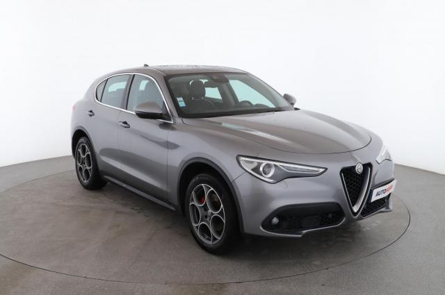 Alfa Romeo Stelvio image 2