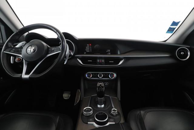 Alfa Romeo Stelvio image 8