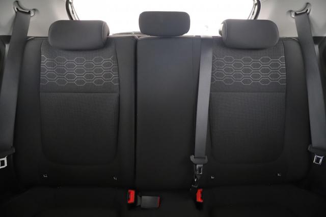 Kia Rio image 5