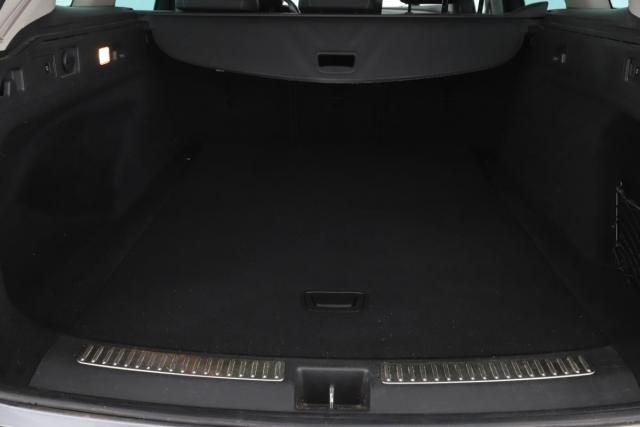 Opel Insignia Sports Tourer image 6