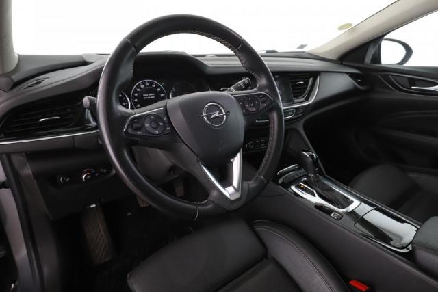 Opel Insignia Sports Tourer image 9