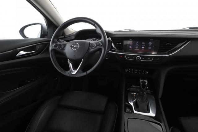 Opel Insignia Sports Tourer image 5