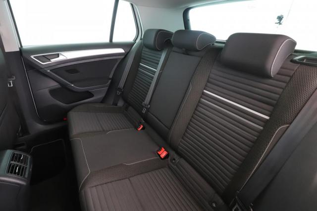 Volkswagen Golf image 5