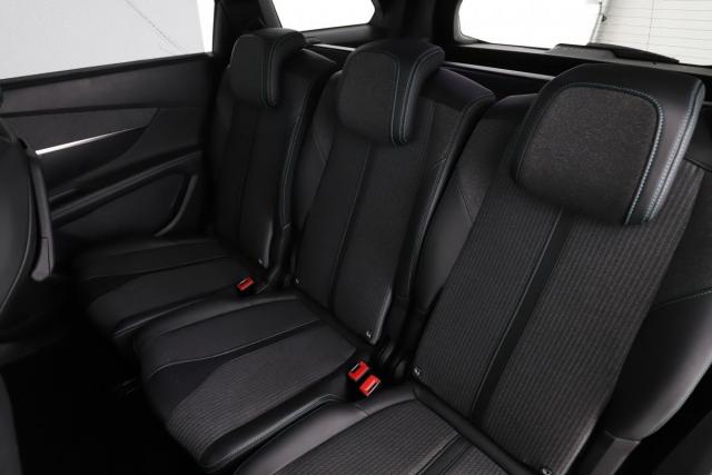 Peugeot 5008 image 2