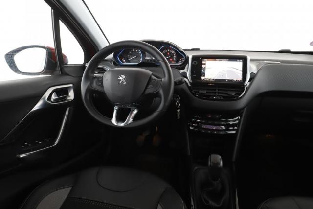 Peugeot 2008 image 3