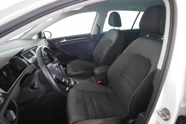 Volkswagen Golf image 9