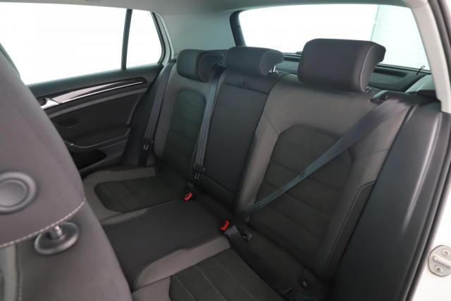 Volkswagen Golf image 2
