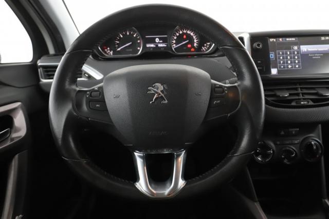 Peugeot 2008 image 9