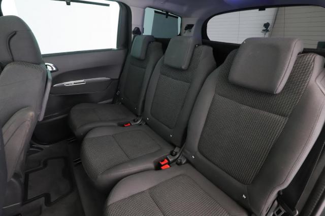 Peugeot 5008 image 8