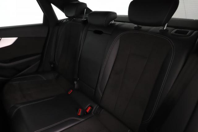 Audi A4 image 8