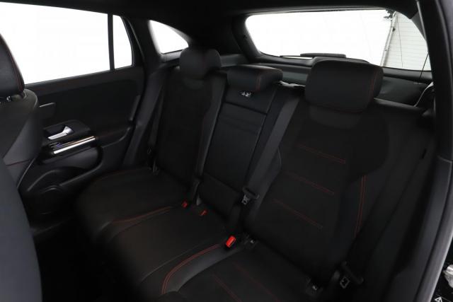 Mercedes Benz Gla image 2