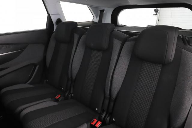 Peugeot 5008 image 2