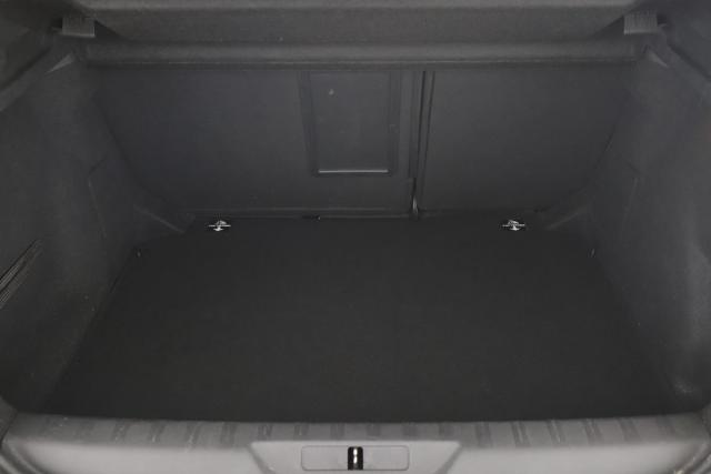 Peugeot 308 image 2