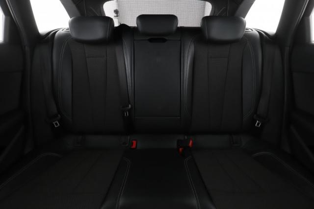 Audi A4 Avant image 9