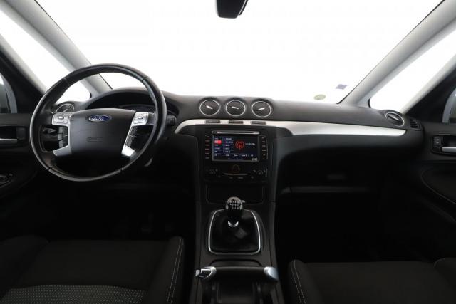 Ford S-Max image 5