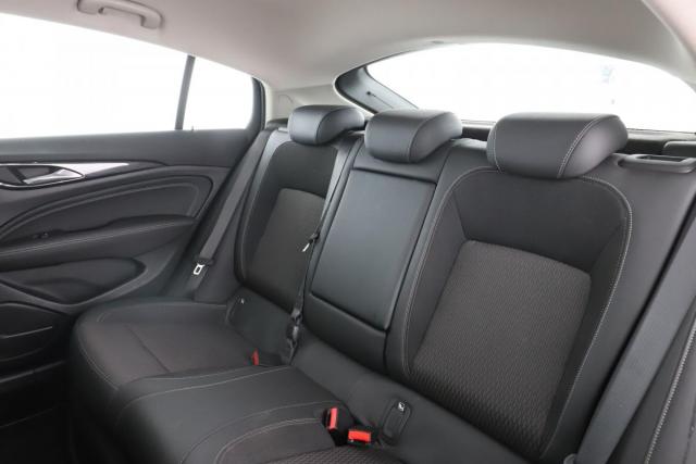 Opel Insignia image 8