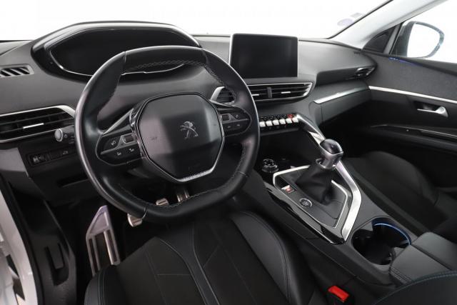 Peugeot 5008 image 1