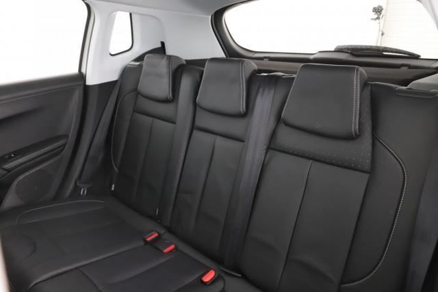 Peugeot 2008 image 1