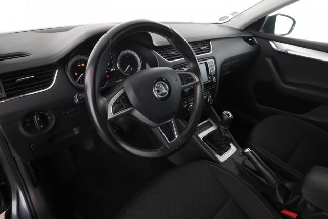 Skoda Octavia image 7
